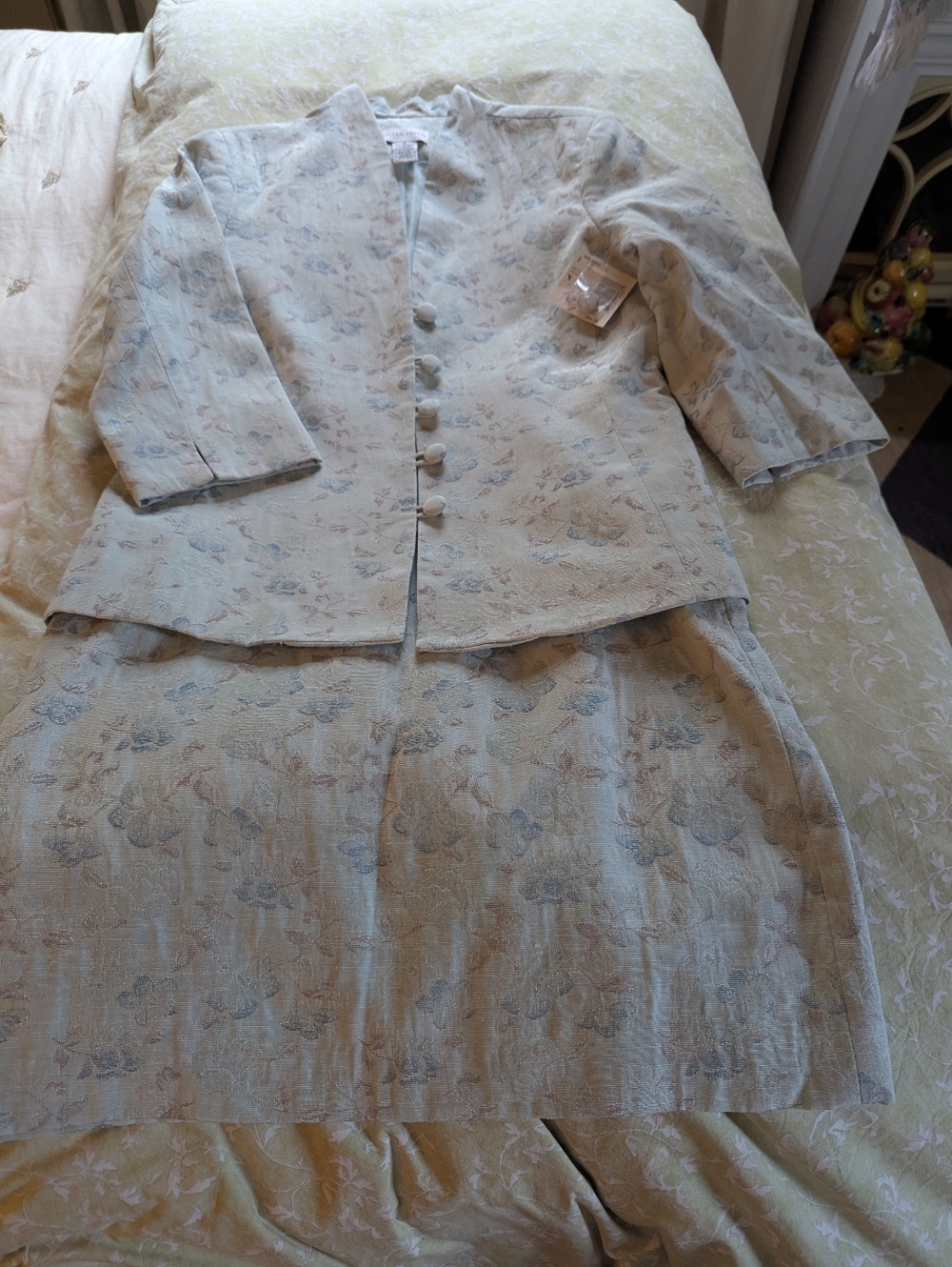 Jaclyn Smith Jacquard skirt suit set size 12